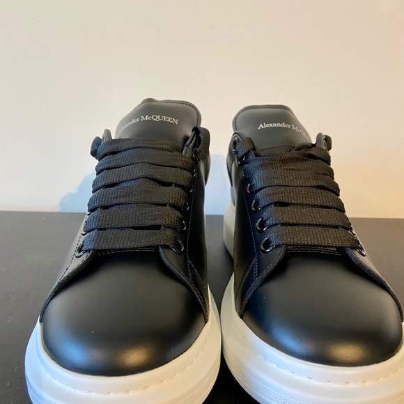 Alexander McQueen’s Mens Leather Platform Sneakers size 8.5. Buy now! main image 12